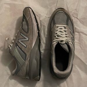 New Balance 990 Grey Sneakers/Shoes